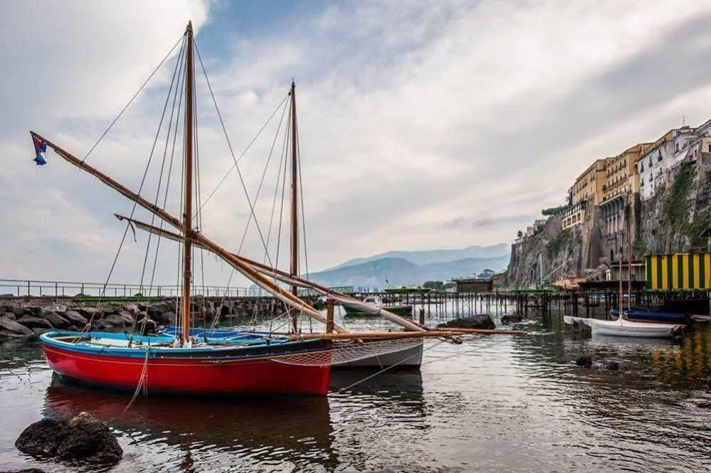 Surriento Suites Sorrento Esterno foto