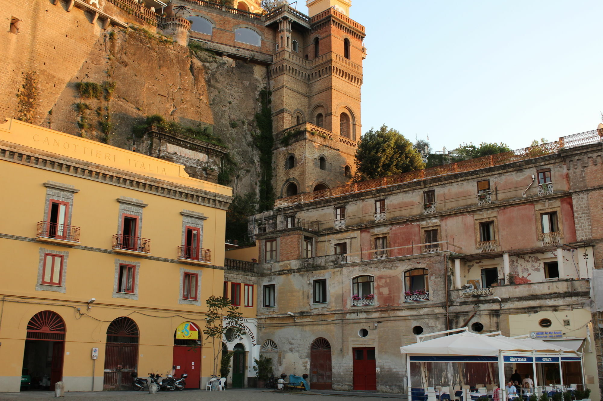 Surriento Suites Sorrento Esterno foto