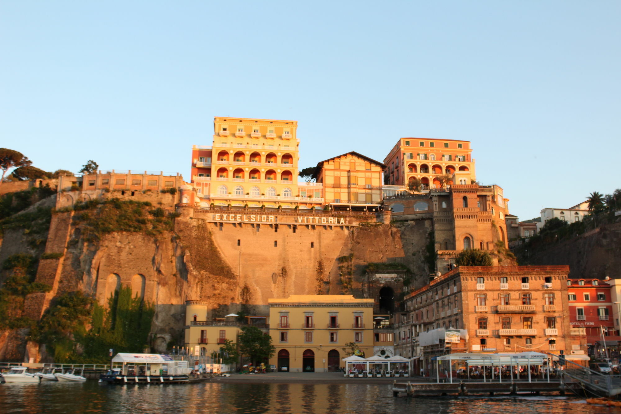 Surriento Suites Sorrento Esterno foto