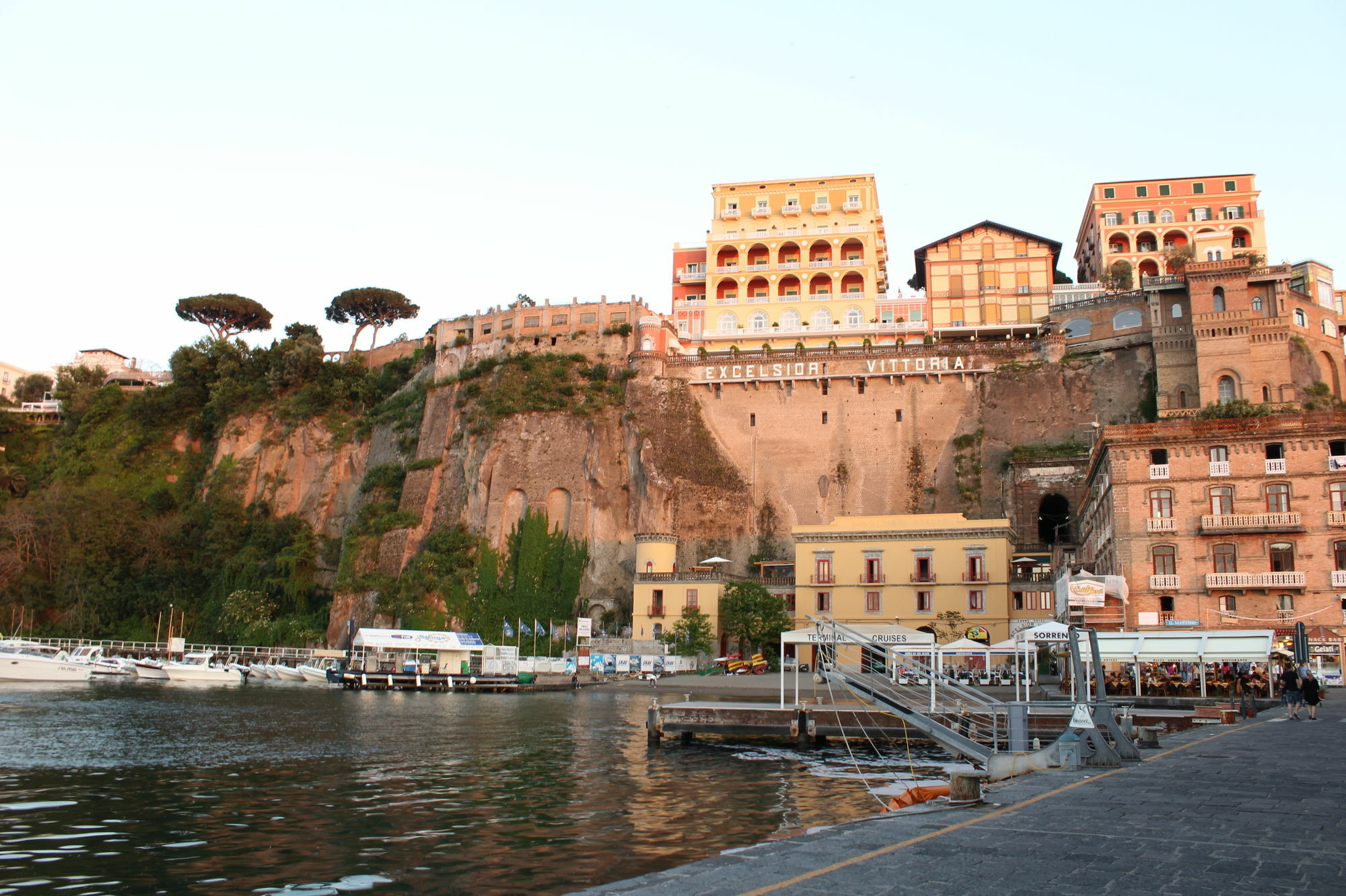Surriento Suites Sorrento Esterno foto