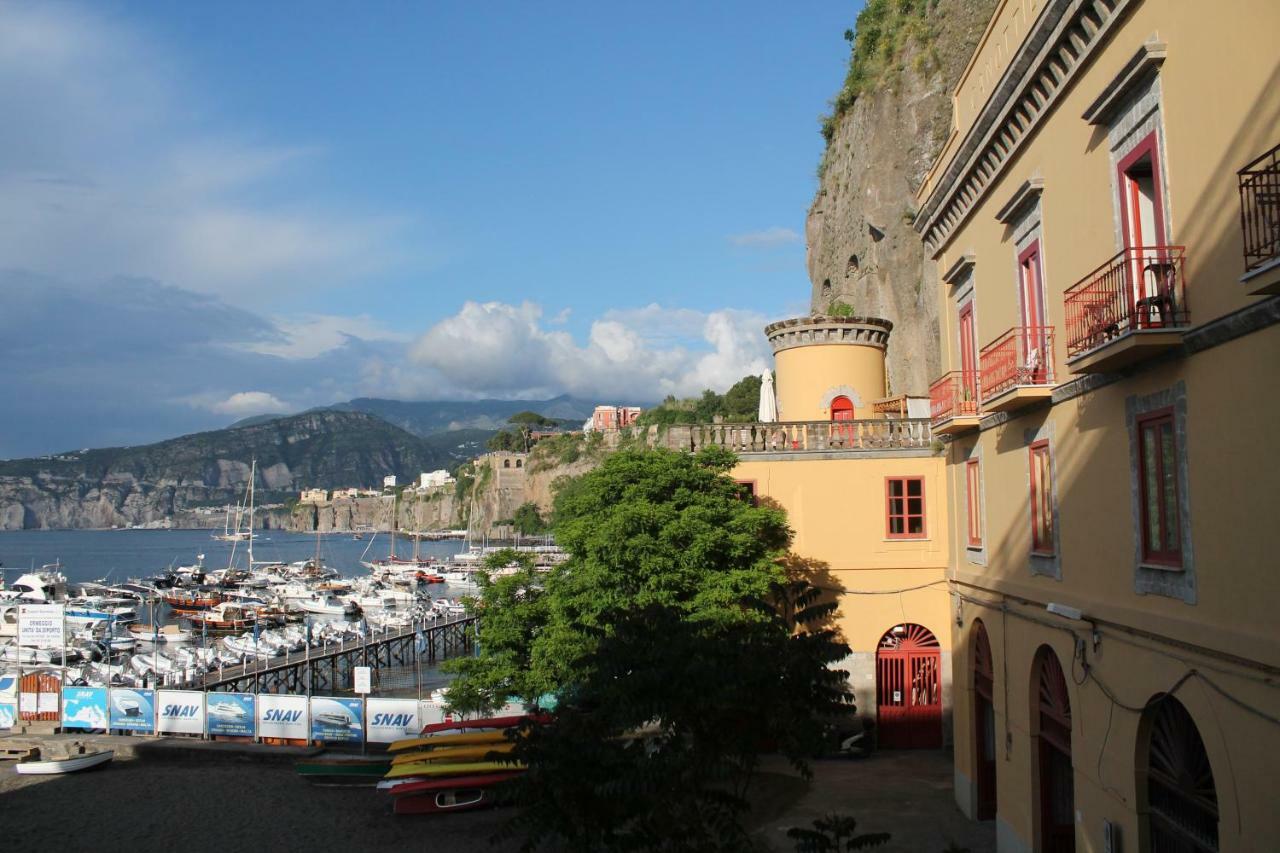 Surriento Suites Sorrento Esterno foto