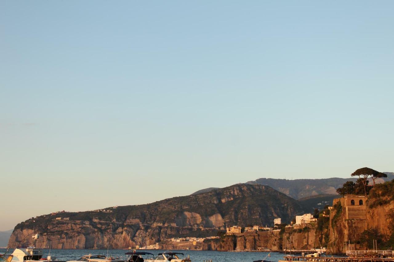 Surriento Suites Sorrento Esterno foto